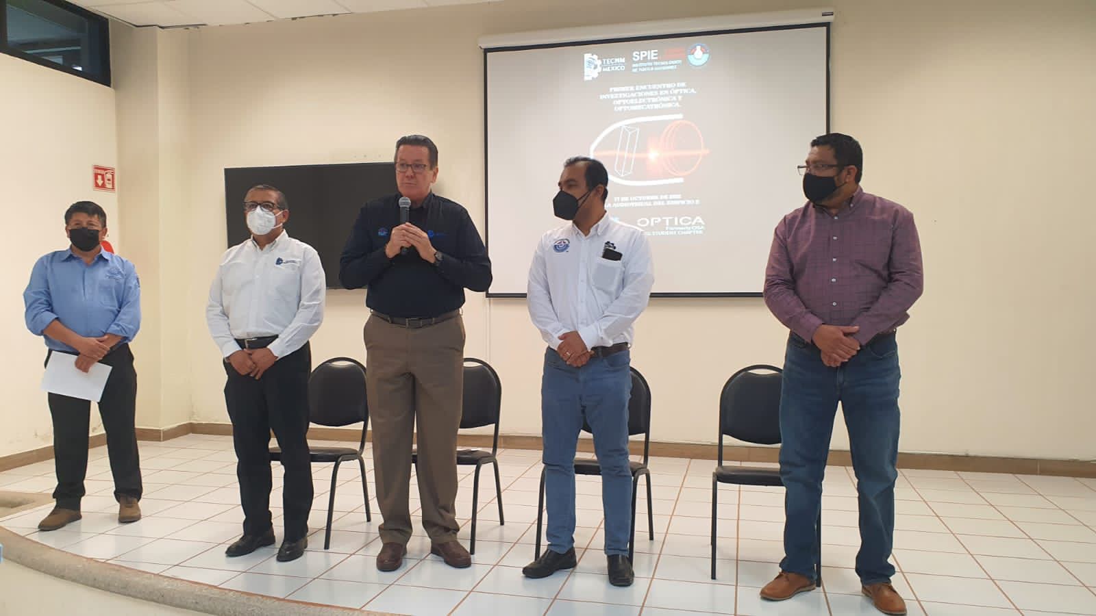 Tec Tuxtla realiza el primer encuentro de investigaciones en óptica